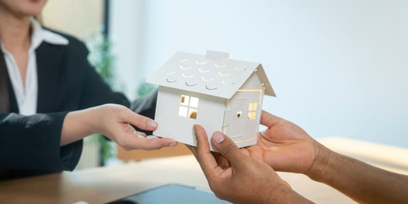 Experte de la gestion locative, la société de gestion immobilière Solus'Gestion vous permet de déléguer une partie de votre activité à un spécialiste. 