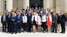 Les députés LR devant l'Assemblée nationale le 21 juin 2022