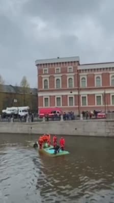 Russie: au moins trois morts dans la chute d'un bus dans une rivière à Saint-Pétersbourg