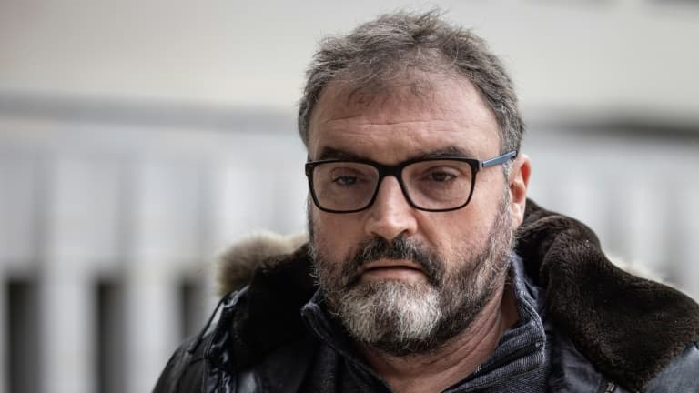 Frédéric Péchier arrive au tribunal judiciaire de Besançon, le 8 mars 2023