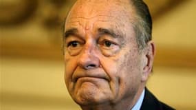 Le procureur de Nanterre (Hauts-de-Seine) Philippe Courroye a demandé un non-lieu au profit de Jacques Chirac dans un des deux dossiers d'emplois présumés fictifs où il est mis en examen. Ce dossier concerne le cas de sept personnes rémunérées par la Vill