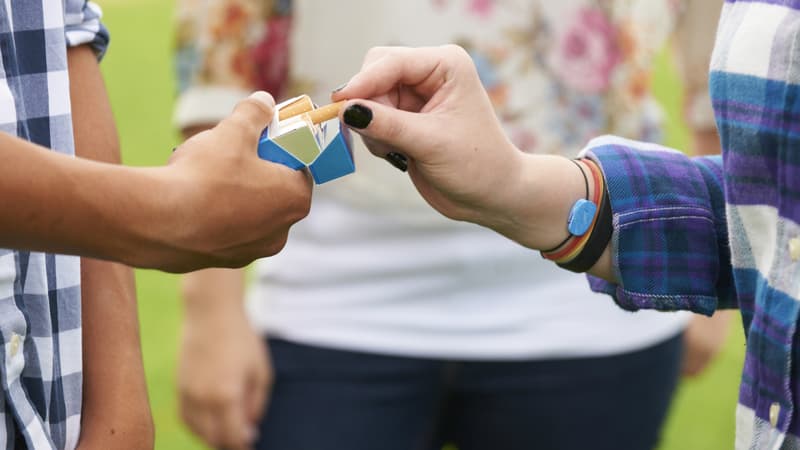 Il n’y a pas de seuil au-dessous duquel fumer soit sans risque cardiovasculaire, même pour quelques cigarettes.