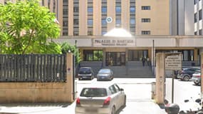 Les enquêteurs de Catanzaro ont procédé à l'arrestation d'un infirmier soupçonné d'avoir agressé sexuellement deux de ses patients. 