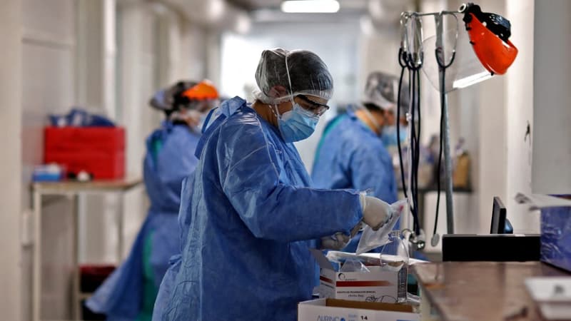 Une soignante à l'hôpital de Córdoba en Argentine le 6 juillet 2021.