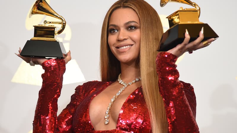 Beyoncé aux Grammys en 2017. La chanteuse arrive cette année en tête des nominations (photo d'illustration)
