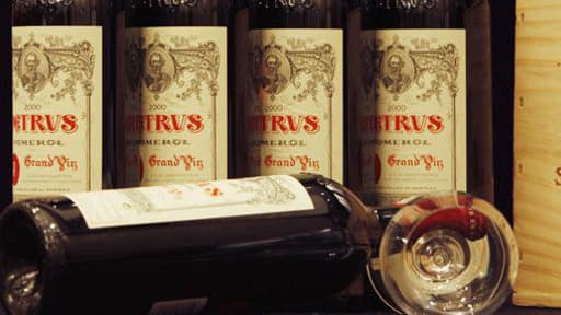 Bouteilles de vin de Château Pétrus.