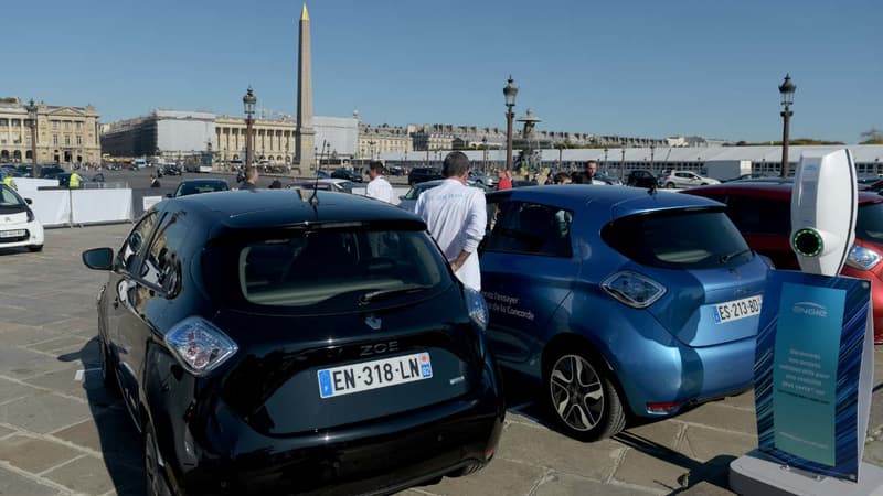 La piste d'essaie de voitures électriques sur la Place de la Concorde pendant le Mondial de l'Automobile début octobre à Paris.