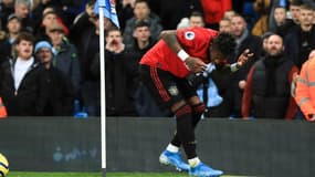 Fred avait reçu des objets venant des tribunes lors du derby de Manchester