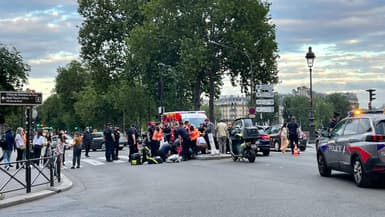 Accident grave de la circulation impliquant une trottinette, une voiture et un scooter près de l'Hôtel de Ville de Paris.