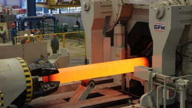Une usine de fabrication de tube sans soudure.