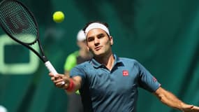 Roger Federer face à Félix Auger-Aliassime, à Halle.