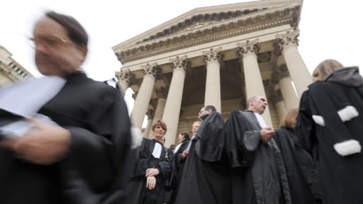 De nombreux avocats sont en grève ce jeudi, inquiets de voir leurs revenus taxés pour financer l'aide juridictionnelle.