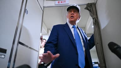 Donald Trump dans l'avion Air Force One, le 6 juin 2025