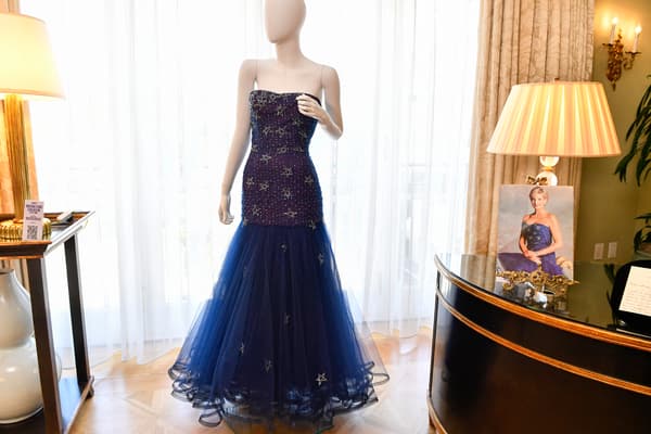 Une robe en tulle ornée Murray Arbeid appartenant à la princesse Diana de Galles, et vendue aux enchères le 27 juin par Julien's Auctions