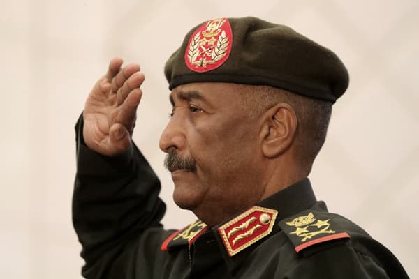 Abdel Fattah Al-Bourhan le 5 décembre 2022 à Khartoum au Soudan.