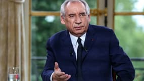 Le Premier ministre François Bayrou lors d'une interview télévisée en direct diffusée sur les chaînes d'information LCI, CNews, BFMTV et FranceInfo TV, à l'Hôtel de Matignon à Paris, le 31 août 2025
