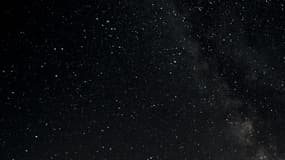 Photo prise le 6 août 2010 de l'observatoire du Pic du Midi, de la voie lactée. Outre les visites de jour, le site offre depuis 2006 la possibilité de passer la nuit sur place pour profiter d'une vue imprenable sur le cosmos et s'initier à l'astronomie.