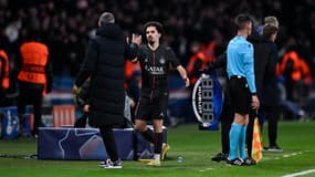 Luis Enrique et Vitinha lors de PSG-Tottenham, le 26 novembre 2025.