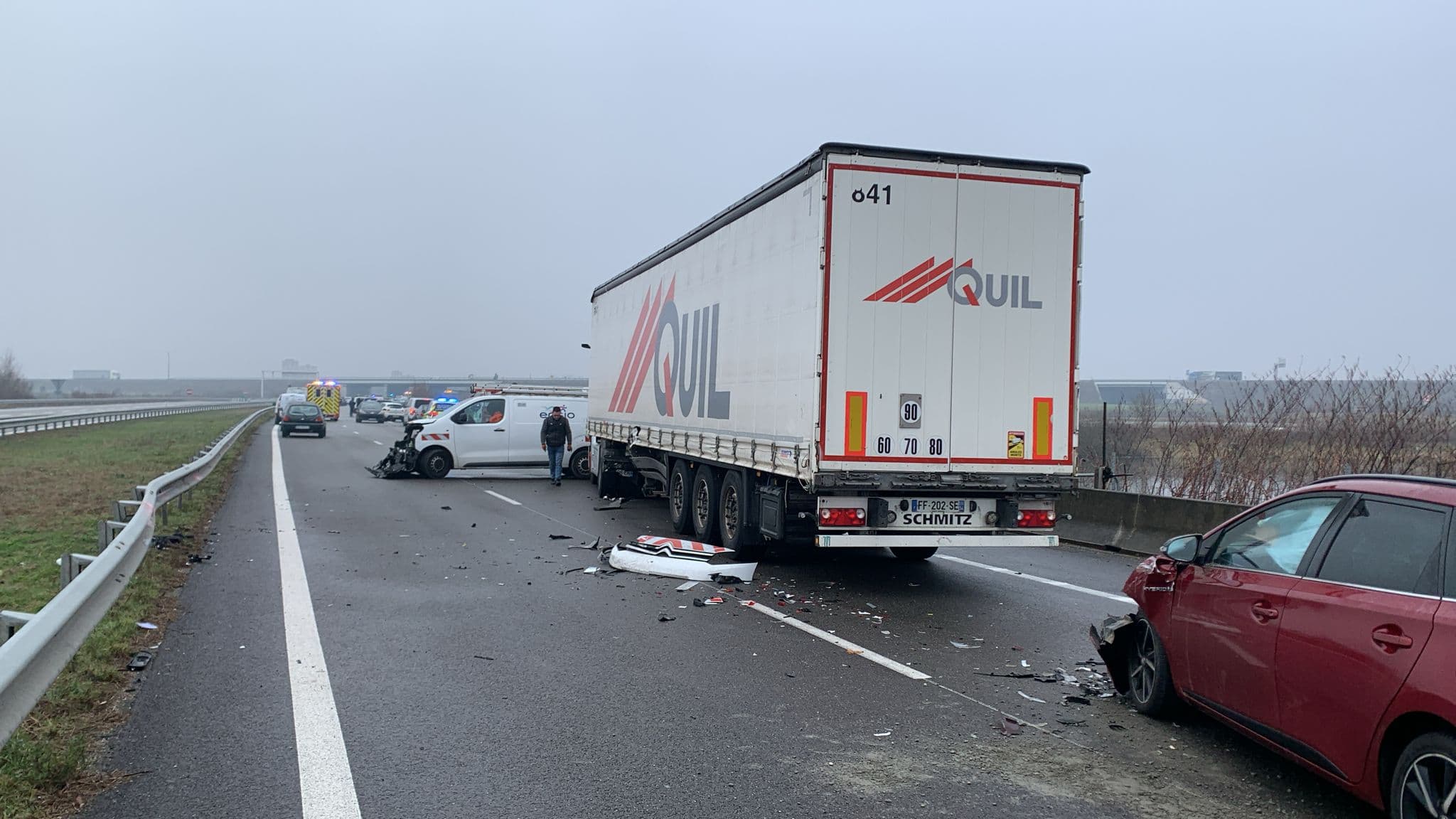 L'A35 entre Colmar et Paris a été coupée à la suite de cet accident, la circulation étant de plus rendue difficile à cause de pluies verglaçantes. L'A35 entre Colmar et Paris a été coupée à la suite de cet accident, la circulation étant de plus rendue difficile à cause de pluies verglaçantes.