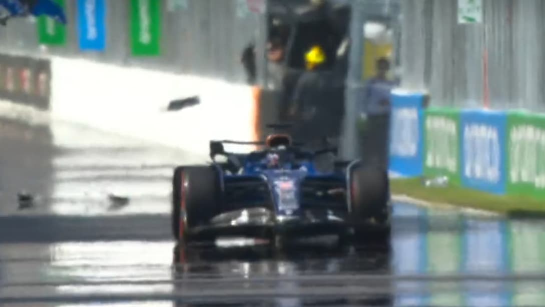 L'explosion du capot moteur d'Alex Albon sur la Q1 du GP du Canada, 14 juin 2025 L'explosion du capot moteur d'Alex Albon sur la Q1 du GP du Canada, 14 juin 2025