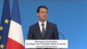 Valls: "L'extension de la déchéance de nationalité à tous les bi-nationaux" sera soumise au Parlement