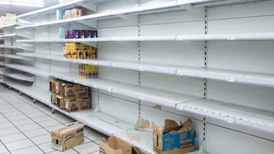 Un rayon vide dans un supermarché de Nouméa, le 16 mai 2024
