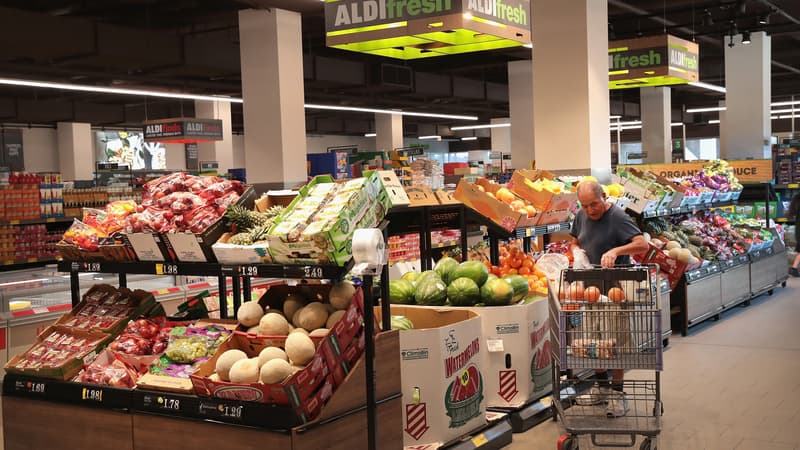 "À partir de l'été 2019, des sacs en matières premières renouvelables seront disponibles au prix d'un centime dans chaque magasin", a annoncé Aldi