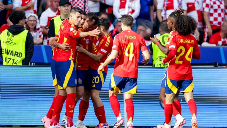 Les joueurs de l'Espagne célèbrent lors de leur entrée en lice à l'Euro, 15 juin 2024
