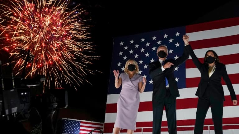 De g. à d. : Jill Biden, son époux Joe et la sénatrice de Californie candidate à la vice-présidence Kamala Harris, lors de la convention démocrate, à Wilmington, Delaware, le 20 août 2020