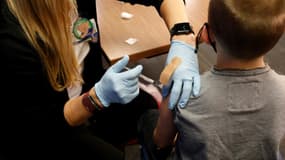 Un enfant de 8 ans reçoit une injection de vaccin contre le Covid-19, le 5 novembre 2021 à Southfield, dans le Michigan (illustration)