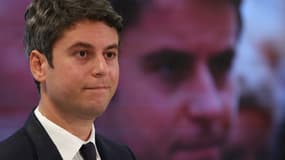 Le Premier ministre français Gabriel Attal prononce un discours lors d'une conférence de presse, en vue des prochaines élections législatives, à Paris, le 20 juin 2024.