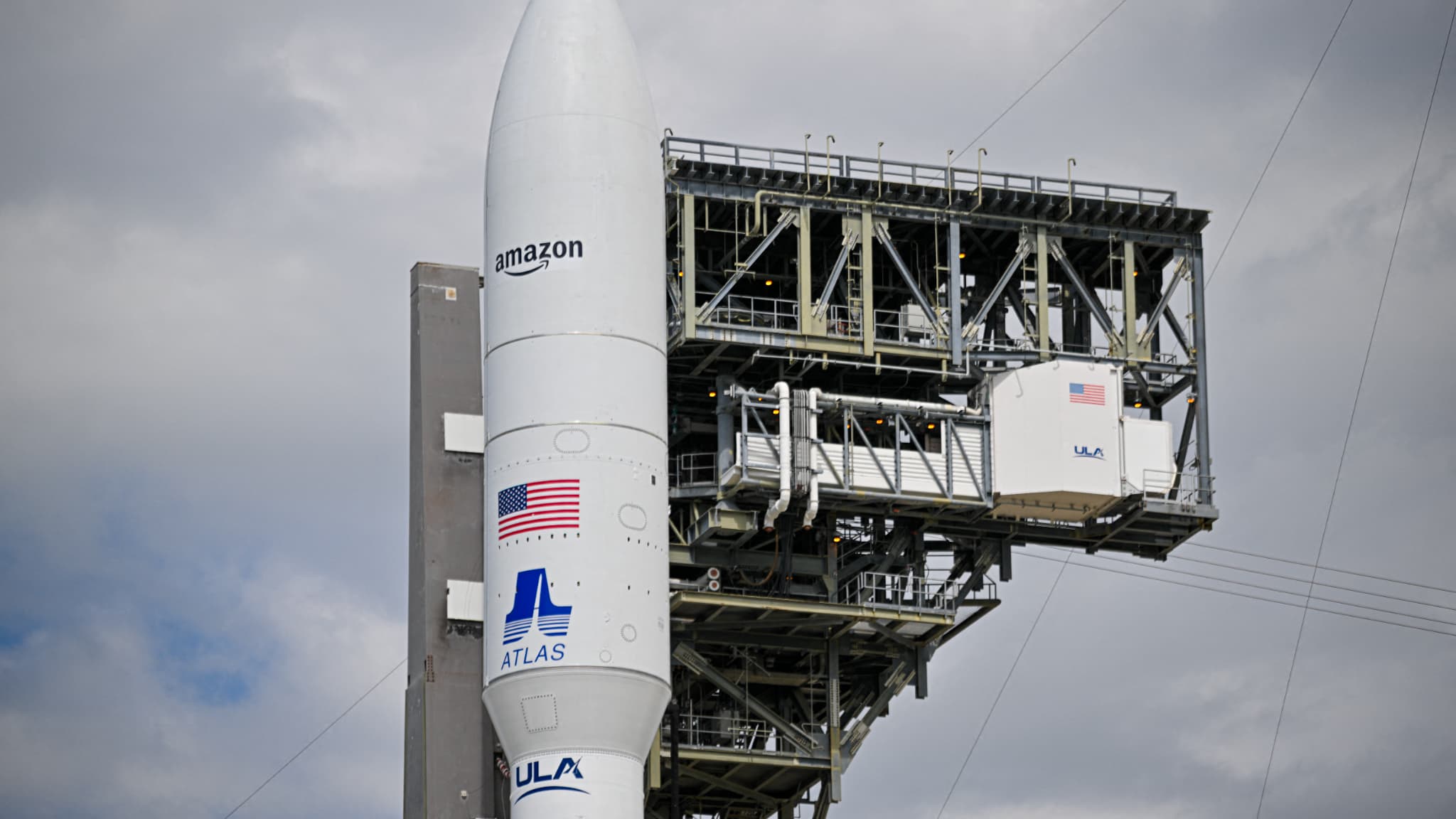 KUIPER, LA FILIALE D'AMAZON, CONCURRENCERA BIENTÔT STARLINK AVEC DES CONNEXIONS À INTERNET PAR SATELLITE DANS CINQ PAYS, DONT LA FRANCE