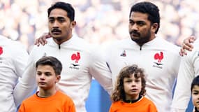 Yoram Moefana et Sipili Falatea avec le XV de France, à Paris le 26 février 2023