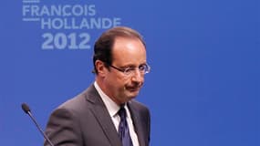 François Hollande a élevé jeudi au rang de priorités la lutte contre le terrorisme, la sécurité et la défense de la laïcité, estimant que ces domaines ne sauraient être l'apanage de la droite. /Photo prise le 22 mars 2012/REUTERS/Benoît Tessier