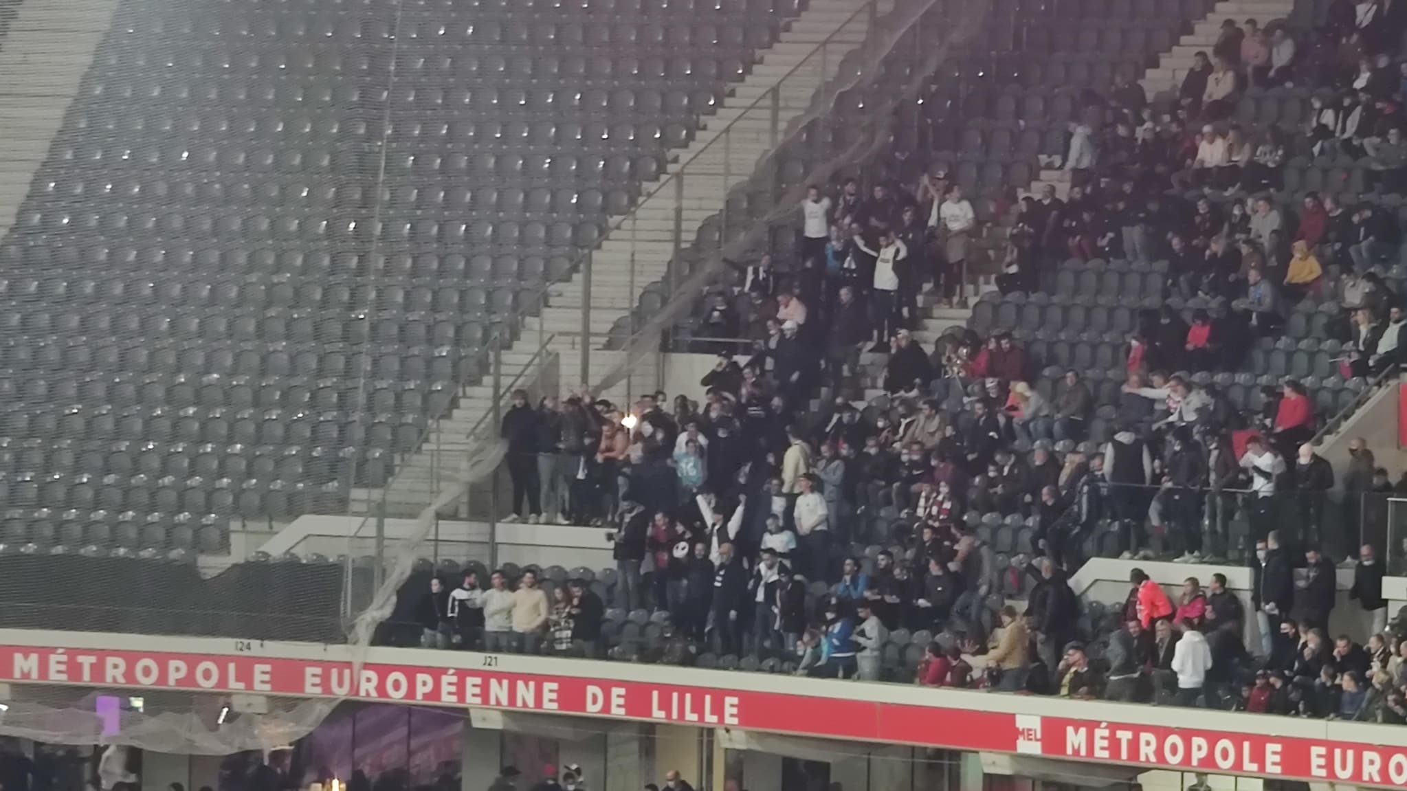 Des supporters de l'OM ont contourné l'interdiction de déplacement à Lille Des supporters de l'OM ont contourné l'interdiction de déplacement à Lille