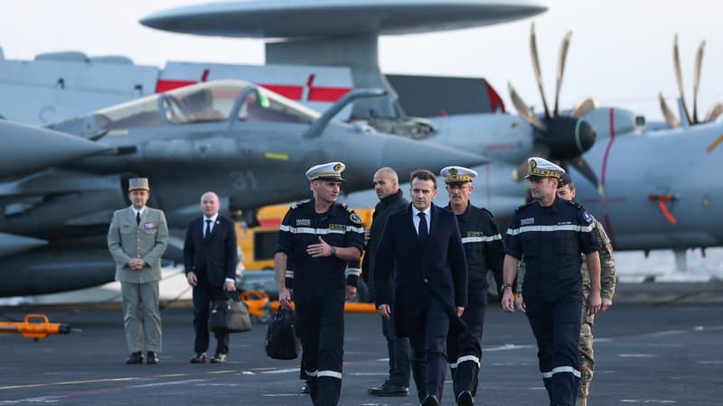 "Nous ne participons pas à un conflit en cours": le message d'Emmanuel Macron aux armées depuis le porte-avions Charles de Gaulle