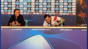 La crampe de Rayan Cherki en pleine conférence de presse, le 28 juin 2023