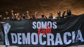 Manifestation de supporters de football le 31 mai 2020, contre le président Jair Bolsonaro dans les rues de Sao Paulo