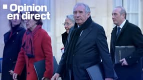 Le Premier ministre, François Bayrou, arrive à l'Elysée avec certains de ses ministres pour son premier Conseil des ministres le 3 janvier 2024