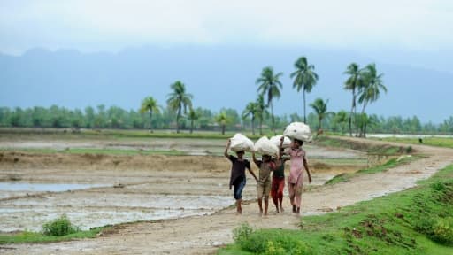 Des enfants à Teknaf, dans le sud-est du Bangladesh, le 15 juin 2012