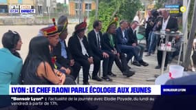 Lyon: le chef Raoni rencontre les enfants d'une école