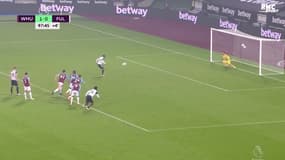 La panenka complètement foirée de Lookman