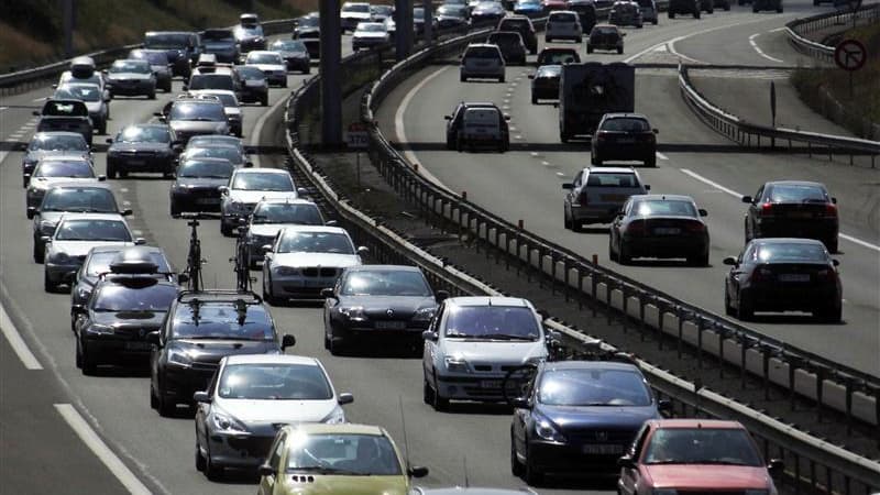 Pour la journée la plus chargée de l'été, 493 km de bouchons cumulés ont été enregistrés samedi matin sur les routes de France. /Photo d'archives/REUTERS/Régis Duvignau