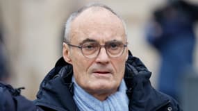 Philippe Val lors de l'hommage rendu à Robert Badinter devant le ministère de la Justice, à Paris, le 14 février 2024