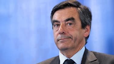 François Fillon se défend : des voyages en hélicoptère payés par l'UMP n'ont "jamais, jamais" servi à assurer des déplacements vers sa résidence de la Sarthe.