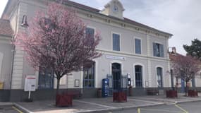 La gare de Veynes dans les Hautes-Alpes le 06 avril 2022.