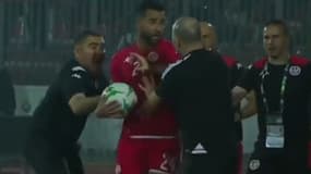 Altercation entre Djamel Belmadi et Ali Abdi lors du match amical Algérie-Tunisie (1-1), le 20 juin 2023