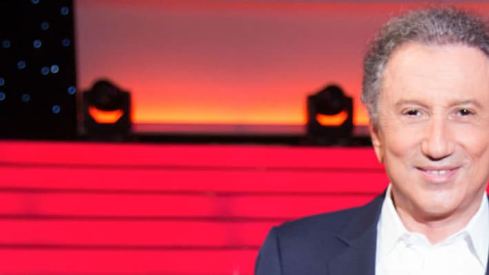 Michel Drucker sur le plateau de "Vivement Dimanche" en décembre 2012