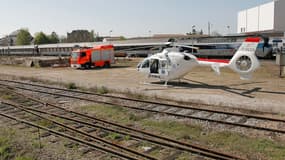 Le train accidenté, en gare de Nangis, en Seine-et-Marne. 