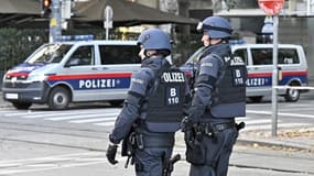 Des policiers autrichiens, le 3 novembre 2020 à Vienne. 